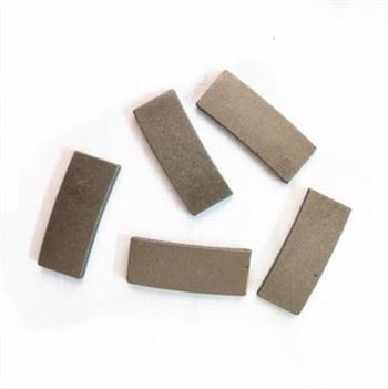 Segment tad-djamanti għall-bejgħ fiċ-Ċina